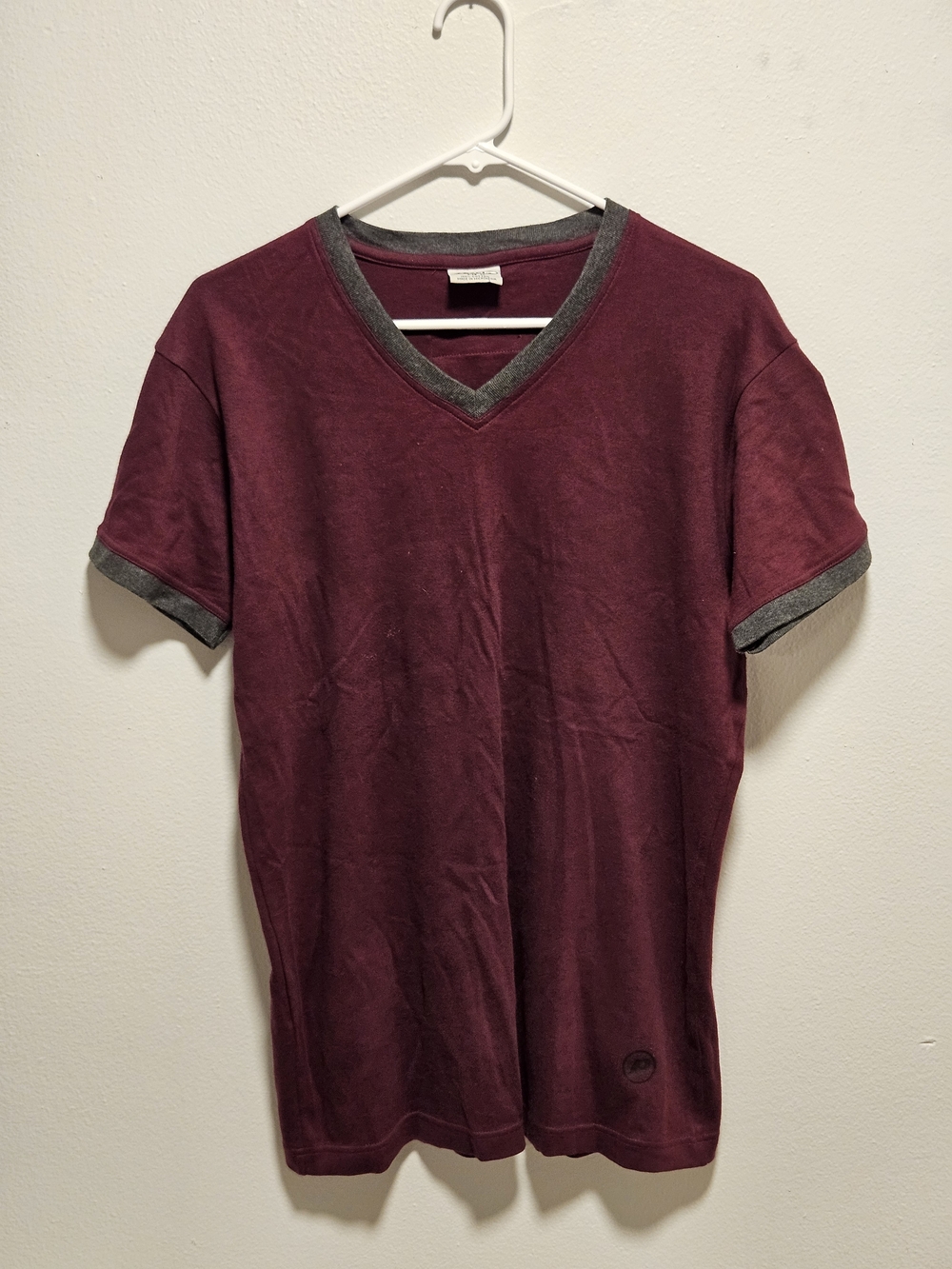 Men's Casual Comfy V-Neck Tee in Burgundy with Gray Trim